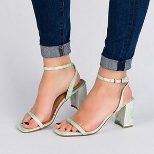 Journee Collection Chasity Sandals | Green Watercolor Print | Size 7.5 | NWT